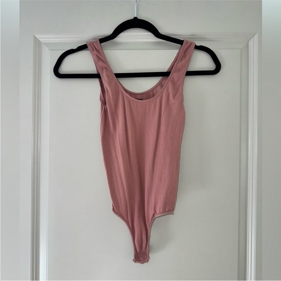 Skims bodysuit. Size S/M - Picture 1 of 3